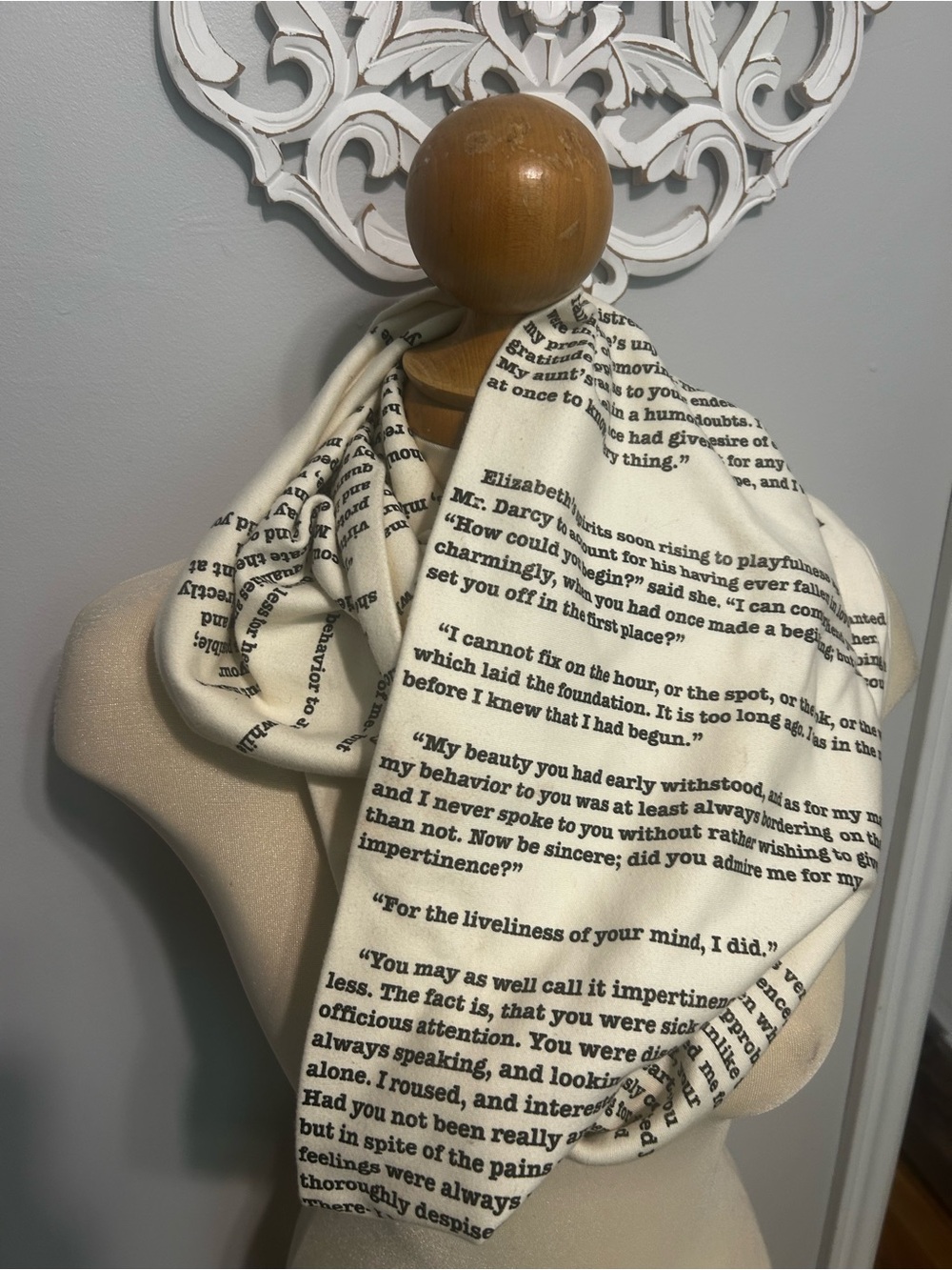 Storiart Cream and Black infinty Scarf - Jane Austen Pride and Prejudice